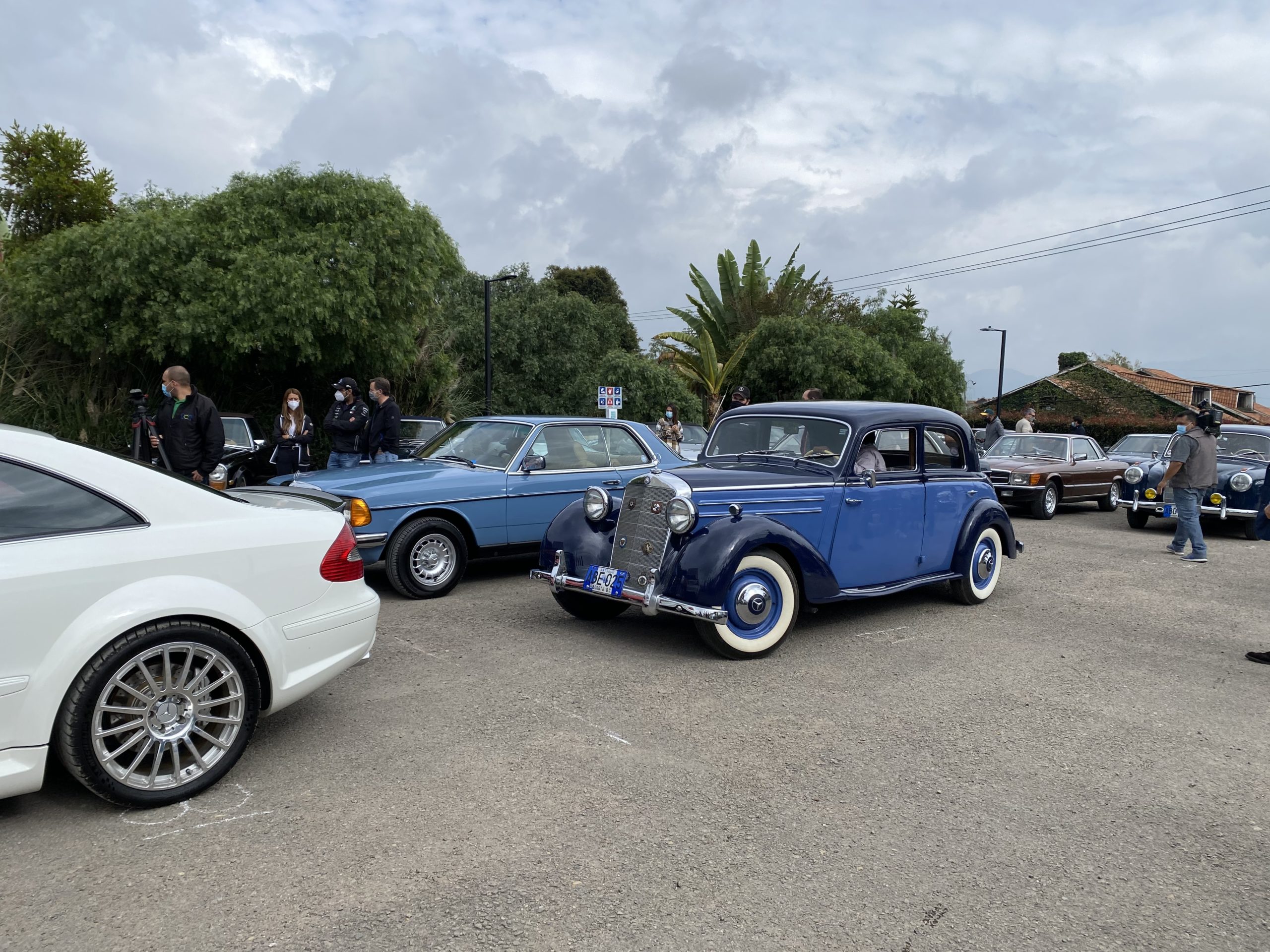 Cómo obtener la placa de carro clásico o antiguo 1 Carro con placa de clásico o Antiguo