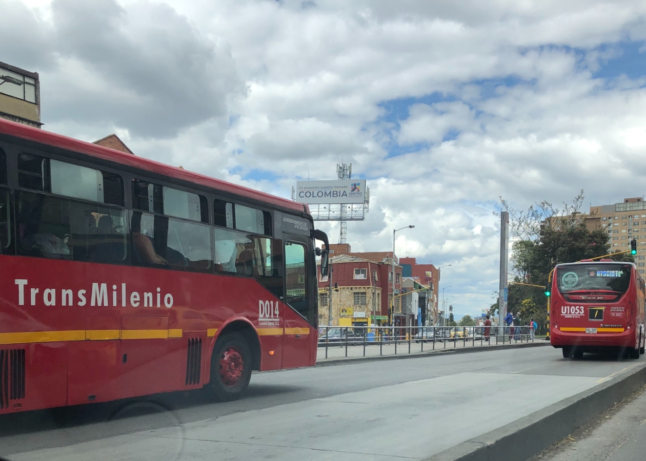 Goodyear es la llanta elegida para 1.500 buses eléctricos de Transmilenio