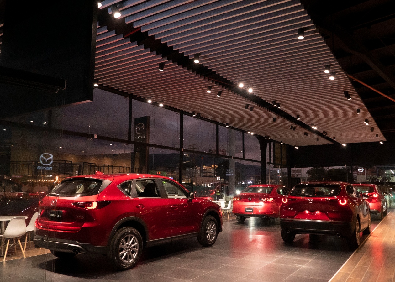 Mazda Vardi vitrina Autodigital Mazda de Colombia es certificada por su buen ambiente laboral