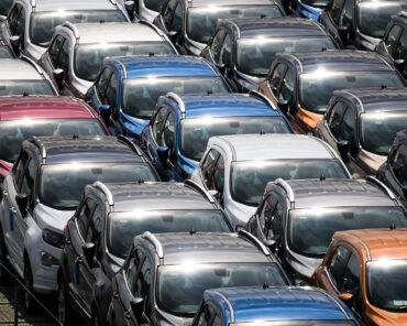Ventas de vehículos repuntaron en noviembre, pero el saldo sigue en rojo