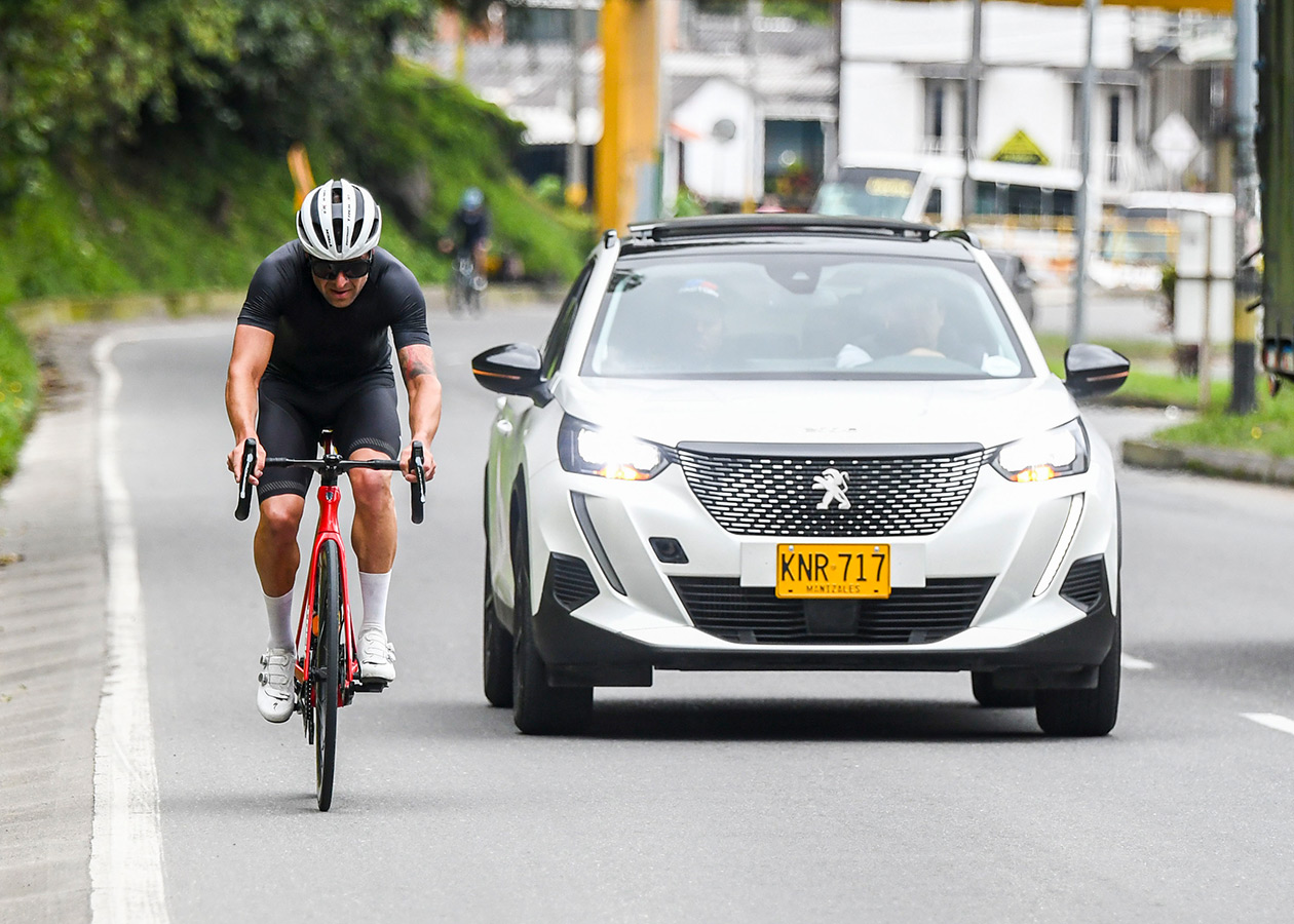 Peugeot race bici portada Autodigital Peugeot y Decathlon: Una Alianza que Conquista con Estilo y Pasión