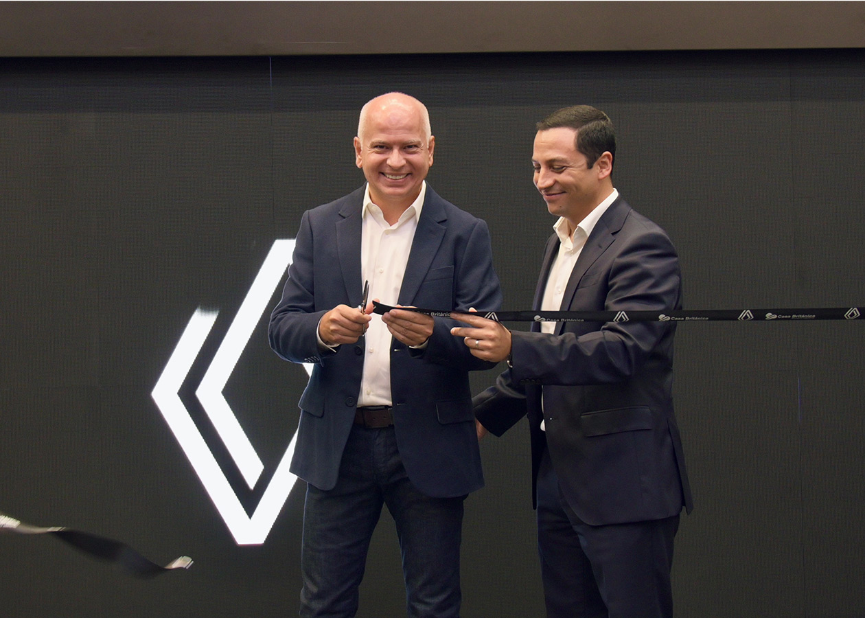 Renault consesionario Ariel Autodigital Renault estrena vitrina en Rionegro, Antioquia