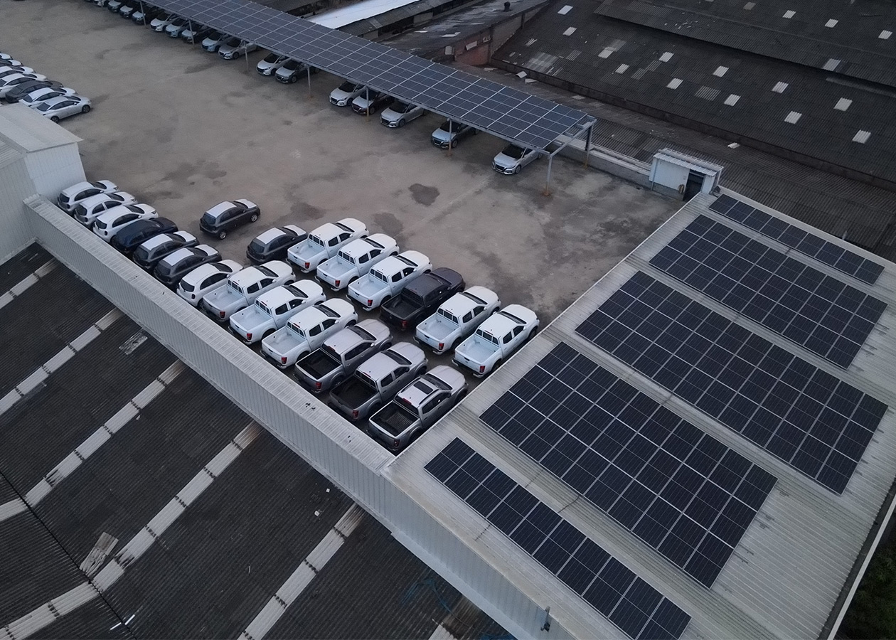 Nissan energia solar Autodigital Grupo Vardí y DINISSAN Lideran el Cambio Ecológico aprovechando la Energía Solar