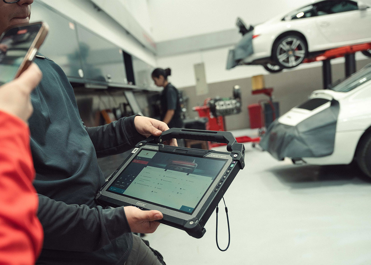 Técnico Porsche Por un Día: Pasión y Precisión Alemana en Detalle 4 Técnico Porsche Por un Día