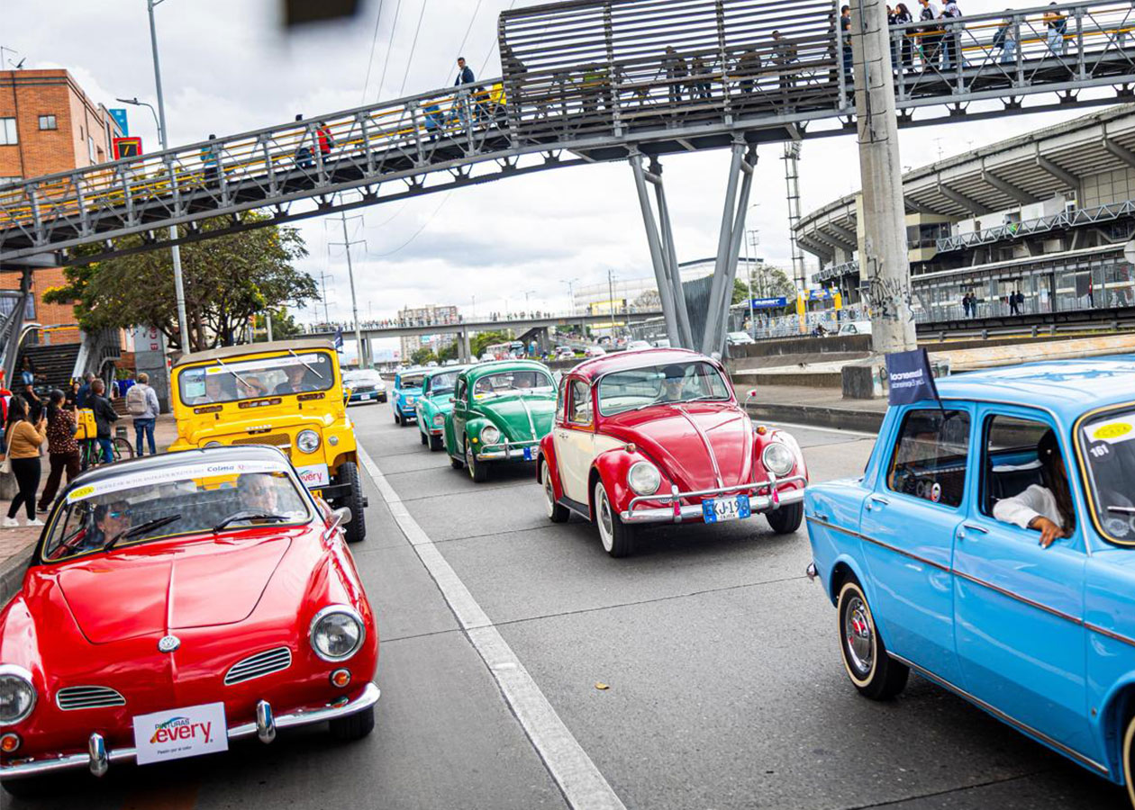Desfile de Autos Clásicos en el cumpleaños de Bogotá