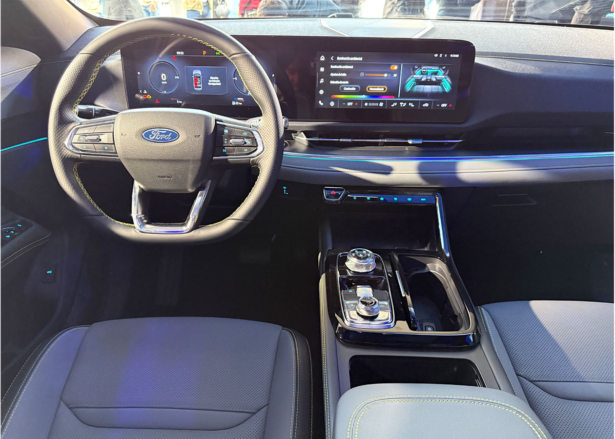 Ford Territory Híbrida llegó a Colombia 8 Ford Territory cabina Autodigital Ford Territory Híbrida llegó a Colombia