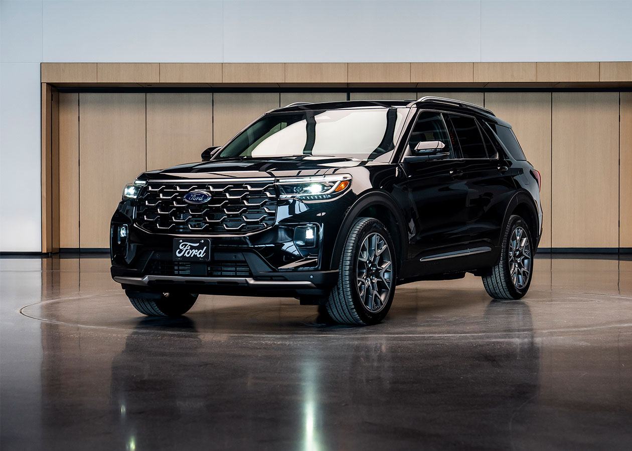 Ford Explorer híbrida creada para el Papa León XIV