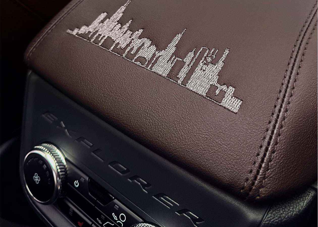 Ford Explorer papa bordado city Autodigital Ford Explorer híbrida creada para el Papa León XIV