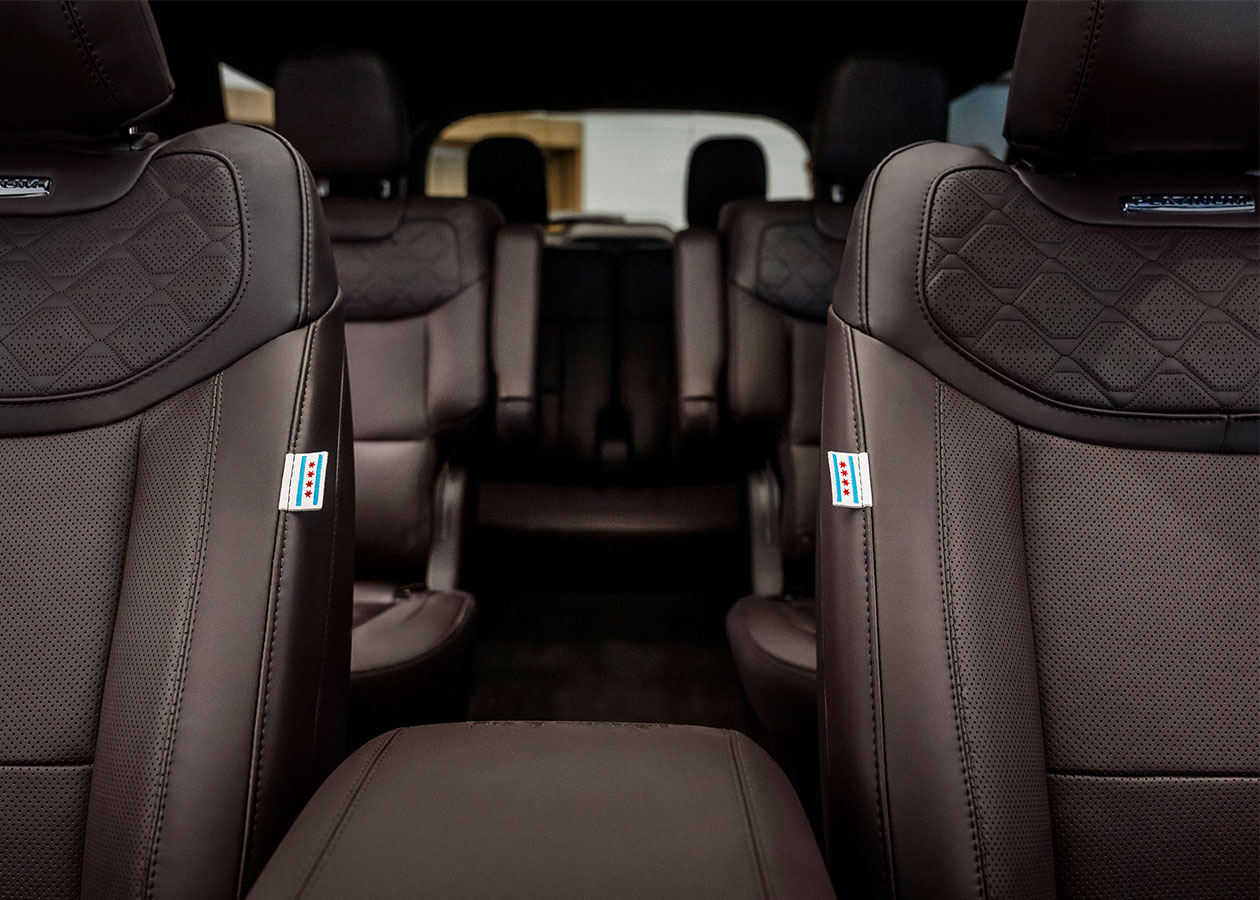 Ford Explorer papa interior Autodigital Ford Explorer híbrida creada para el Papa León XIV