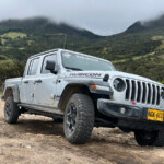 3795674915 Jeep Gladiator: Prueba de Manejo, Desempeño y Versatilidad en Terreno Extremo