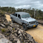 2853524585 Jeep Gladiator: Prueba de Manejo, Desempeño y Versatilidad en Terreno Extremo