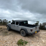 3609624661 Jeep Gladiator: Prueba de Manejo, Desempeño y Versatilidad en Terreno Extremo