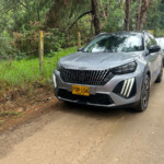 4109524916 Peugeot 2008 Híbrido: poder, diseño y eficiencia