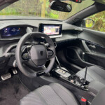 329349556 Peugeot 2008 Híbrido: poder, diseño y eficiencia